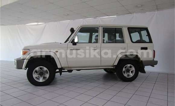 Acheter Occasion Voiture Toyota Land Cruiser Blanc à Bulawayo, Bulawayo Acheter Occasion Voiture Toyota Land Cruiser Blanc à Bulawayo, Bulawayo