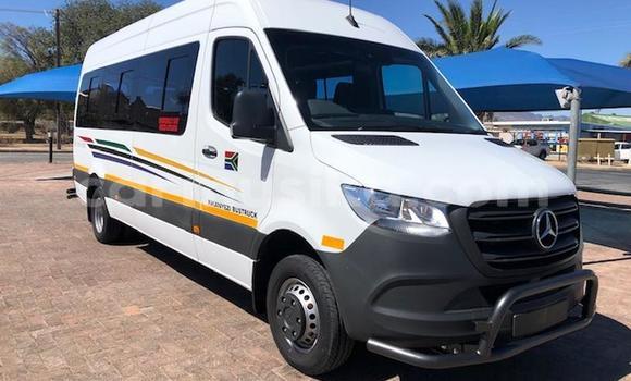 Acheter Occasion Voiture Mercedes‒Benz C–Class Blanc à Beitbridge, Matabeleland South Acheter Occasion Voiture Mercedes‒Benz C–Class Blanc à Beitbridge, Matabeleland South
