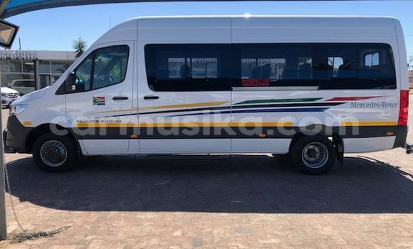 Acheter Occasion Voiture Mercedes‒Benz C–Class Blanc à Beitbridge, Matabeleland South Acheter Occasion Voiture Mercedes‒Benz C–Class Blanc à Beitbridge, Matabeleland South