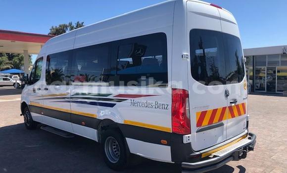 Acheter Occasion Voiture Mercedes‒Benz C–Class Blanc à Beitbridge, Matabeleland South Acheter Occasion Voiture Mercedes‒Benz C–Class Blanc à Beitbridge, Matabeleland South
