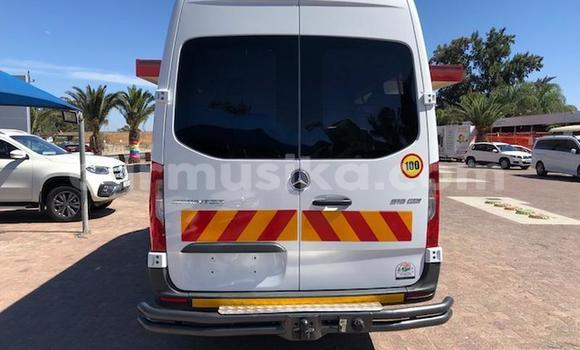 Acheter Occasion Voiture Mercedes‒Benz C–Class Blanc à Beitbridge, Matabeleland South Acheter Occasion Voiture Mercedes‒Benz C–Class Blanc à Beitbridge, Matabeleland South