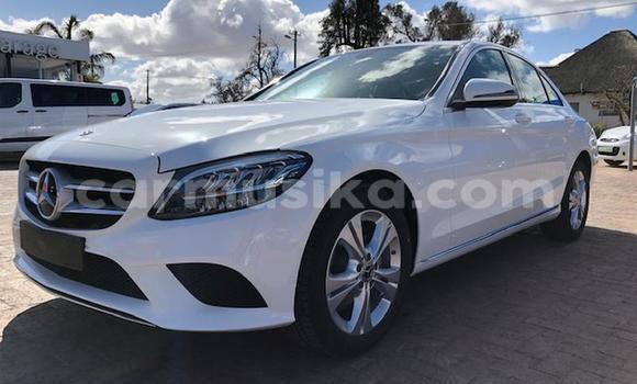 Acheter Occasion Voiture Mercedes‒Benz C–Class Blanc à Beitbridge, Matabeleland South Acheter Occasion Voiture Mercedes‒Benz C–Class Blanc à Beitbridge, Matabeleland South
