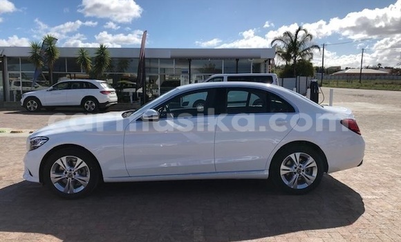 Acheter Occasion Voiture Mercedes‒Benz C–Class Blanc à Beitbridge, Matabeleland South Acheter Occasion Voiture Mercedes‒Benz C–Class Blanc à Beitbridge, Matabeleland South