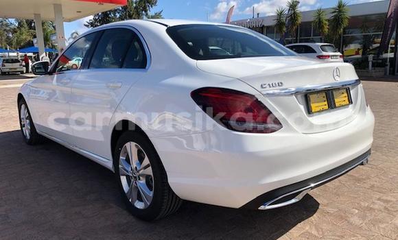 Acheter Occasion Voiture Mercedes‒Benz C–Class Blanc à Beitbridge, Matabeleland South Acheter Occasion Voiture Mercedes‒Benz C–Class Blanc à Beitbridge, Matabeleland South