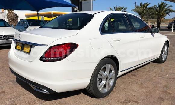 Acheter Occasion Voiture Mercedes‒Benz C–Class Blanc à Beitbridge, Matabeleland South Acheter Occasion Voiture Mercedes‒Benz C–Class Blanc à Beitbridge, Matabeleland South
