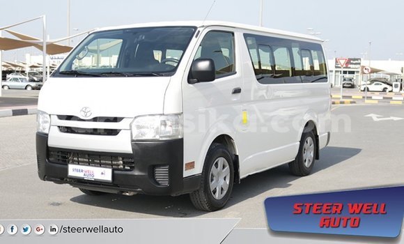 Acheter Import Voiture Toyota Hiace Blanc à Import - Dubai, Harare Acheter Import Voiture Toyota Hiace Blanc à Import - Dubai, Harare