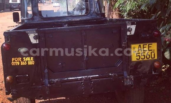 Nunua Ilio tumika Land Rover Defender Nyeusi Gari ndani ya Harare nchini Harare