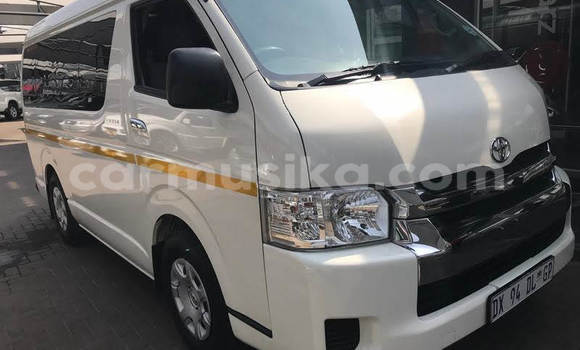 Acheter Occasion Voiture Toyota Hiace Blanc à Beitbridge, Matabeleland South Acheter Occasion Voiture Toyota Hiace Blanc à Beitbridge, Matabeleland South