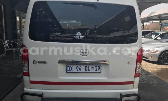 Acheter Occasion Voiture Toyota Hiace Blanc à Beitbridge, Matabeleland South Acheter Occasion Voiture Toyota Hiace Blanc à Beitbridge, Matabeleland South