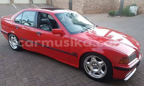 Tenga Tsaru BMW 3–Series Tsvuku Mota in Beitbridge in Matabeleland South Tenga Tsaru BMW 3–Series Tsvuku Mota in Beitbridge in Matabeleland South