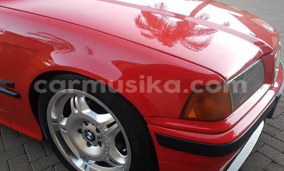 Tenga Tsaru BMW 3–Series Tsvuku Mota in Beitbridge in Matabeleland South Tenga Tsaru BMW 3–Series Tsvuku Mota in Beitbridge in Matabeleland South