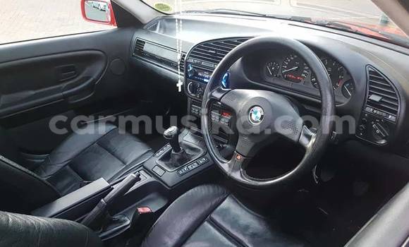 Tenga Tsaru BMW 3–Series Tsvuku Mota in Beitbridge in Matabeleland South Tenga Tsaru BMW 3–Series Tsvuku Mota in Beitbridge in Matabeleland South