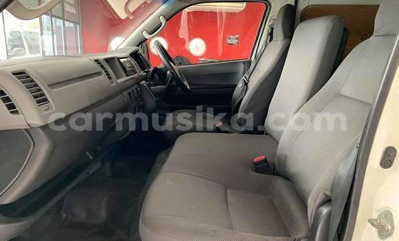 Acheter Occasion Voiture Toyota Hiace Blanc à Beitbridge, Matabeleland South Acheter Occasion Voiture Toyota Hiace Blanc à Beitbridge, Matabeleland South