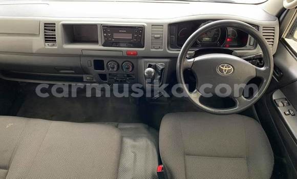Acheter Occasion Voiture Toyota Hiace Blanc à Beitbridge, Matabeleland South Acheter Occasion Voiture Toyota Hiace Blanc à Beitbridge, Matabeleland South