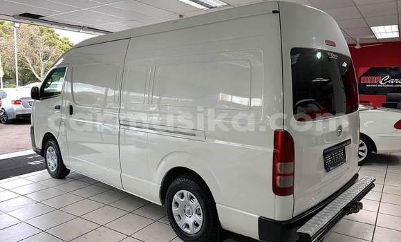 Acheter Occasion Voiture Toyota Hiace Blanc à Beitbridge, Matabeleland South Acheter Occasion Voiture Toyota Hiace Blanc à Beitbridge, Matabeleland South