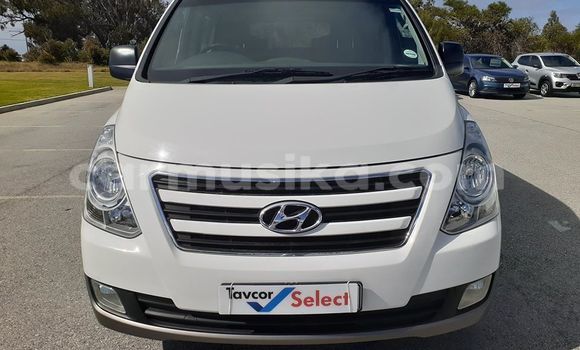 Buy Used Hyundai H1 White Car in Beitbridge in Matabeleland South Buy Used Hyundai H1 White Car in Beitbridge in Matabeleland South
