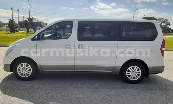 Buy Used Hyundai H1 White Car in Beitbridge in Matabeleland South Buy Used Hyundai H1 White Car in Beitbridge in Matabeleland South