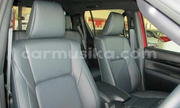 Tenga Tsaru Toyota Hilux Tsvuku Mota in Beitbridge in Matabeleland South Tenga Tsaru Toyota Hilux Tsvuku Mota in Beitbridge in Matabeleland South