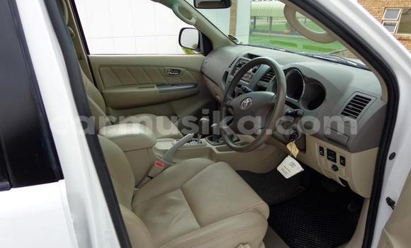 Acheter Occasion Voiture Toyota Fortuner Blanc à Beitbridge, Matabeleland South Acheter Occasion Voiture Toyota Fortuner Blanc à Beitbridge, Matabeleland South