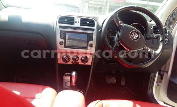 Nunua Ilio tumika Volkswagen Polo Nyeupe Gari ndani ya Beitbridge nchini Matabeleland Kusini Nunua Ilio tumika Volkswagen Polo Nyeupe Gari ndani ya Beitbridge nchini Matabeleland Kusini