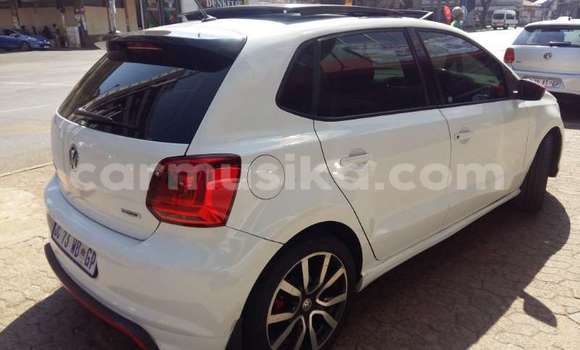 Nunua Ilio tumika Volkswagen Polo Nyeupe Gari ndani ya Beitbridge nchini Matabeleland Kusini Nunua Ilio tumika Volkswagen Polo Nyeupe Gari ndani ya Beitbridge nchini Matabeleland Kusini