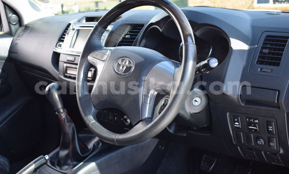 Acheter Occasion Voiture Toyota Fortuner Gris à Beitbridge, Matabeleland South Acheter Occasion Voiture Toyota Fortuner Gris à Beitbridge, Matabeleland South