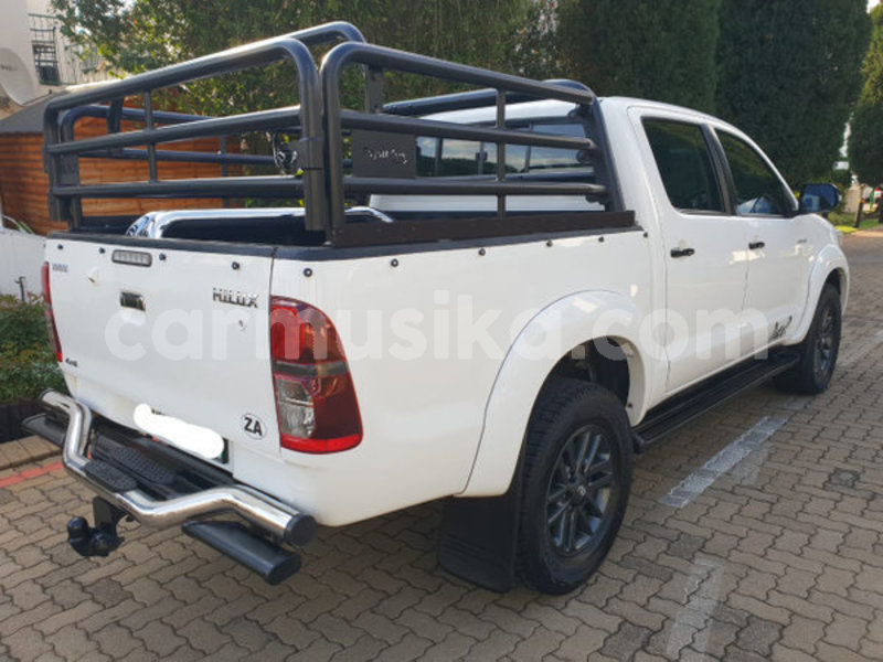 Big with watermark toyota hilux matabeleland south beitbridge 9747