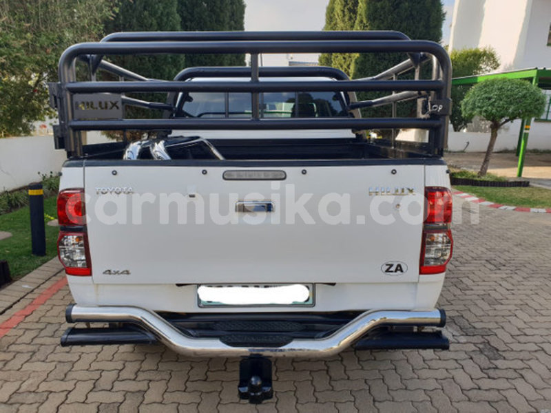 Big with watermark toyota hilux matabeleland south beitbridge 9747