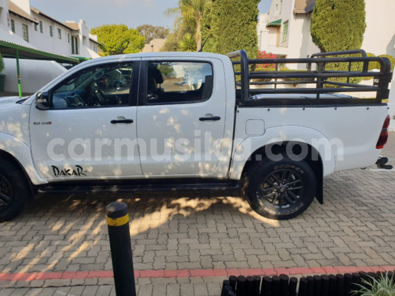 Big with watermark toyota hilux matabeleland south beitbridge 9747