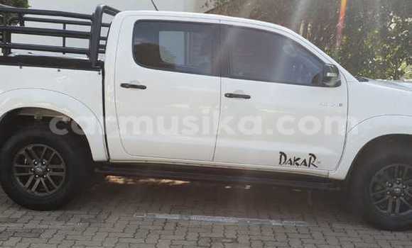 Buy Used Toyota Hilux White Car in Beitbridge in Matabeleland South Buy Used Toyota Hilux White Car in Beitbridge in Matabeleland South