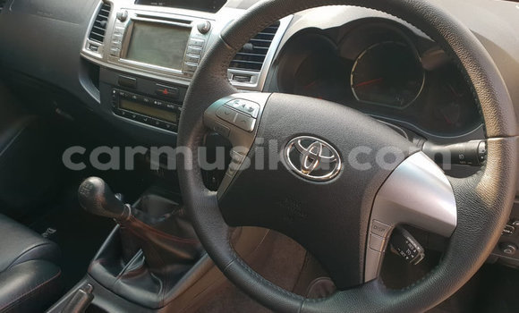 Buy Used Toyota Hilux White Car in Beitbridge in Matabeleland South Buy Used Toyota Hilux White Car in Beitbridge in Matabeleland South