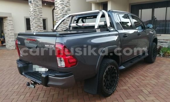 Tenga Tsaru Toyota Hilux Sirivha Mota in Beitbridge in Matabeleland South Tenga Tsaru Toyota Hilux Sirivha Mota in Beitbridge in Matabeleland South