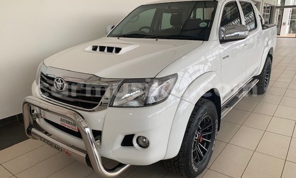 Tenga Tsaru Toyota Hilux Chena Mota in Beitbridge in Matabeleland South Tenga Tsaru Toyota Hilux Chena Mota in Beitbridge in Matabeleland South