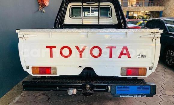 Buy Used Toyota Land Cruiser White Car in Beitbridge in Matabeleland South Buy Used Toyota Land Cruiser White Car in Beitbridge in Matabeleland South