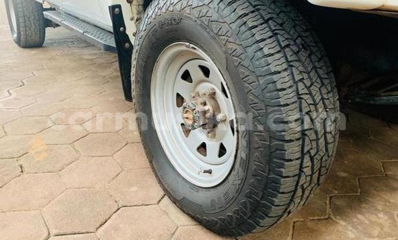 Buy Used Toyota Land Cruiser White Car in Beitbridge in Matabeleland South Buy Used Toyota Land Cruiser White Car in Beitbridge in Matabeleland South