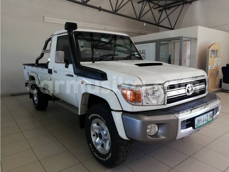 Big with watermark toyota land cruiser matabeleland south beitbridge 9751