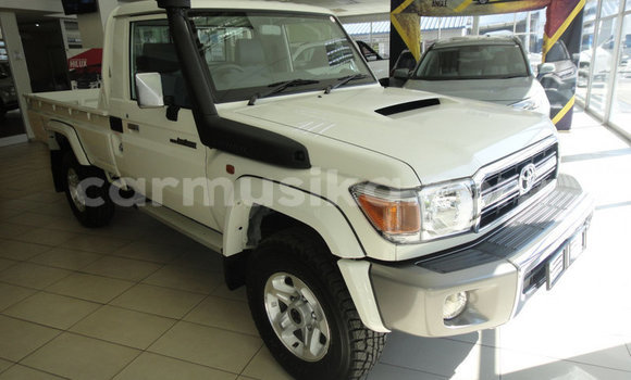 Buy Used Toyota Land Cruiser White Car in Beitbridge in Matabeleland South Buy Used Toyota Land Cruiser White Car in Beitbridge in Matabeleland South