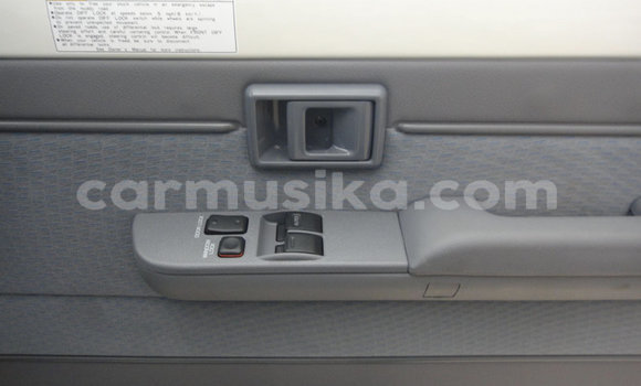 Buy Used Toyota Land Cruiser White Car in Beitbridge in Matabeleland South Buy Used Toyota Land Cruiser White Car in Beitbridge in Matabeleland South