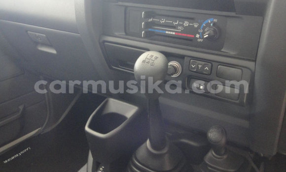 Acheter Occasion Voiture Toyota Land Cruiser Blanc à Beitbridge, Matabeleland South Acheter Occasion Voiture Toyota Land Cruiser Blanc à Beitbridge, Matabeleland South