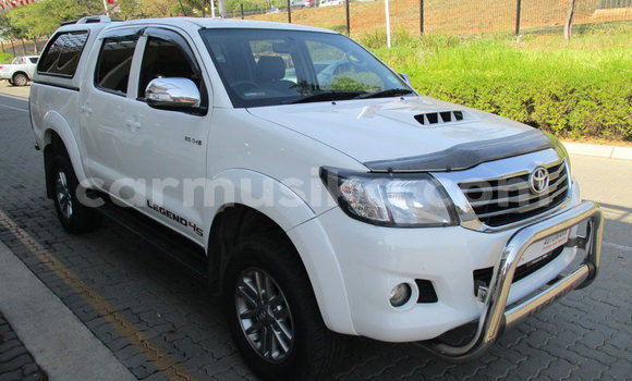 Tenga Tsaru Toyota Hilux Chena Mota in Beitbridge in Matabeleland South Tenga Tsaru Toyota Hilux Chena Mota in Beitbridge in Matabeleland South