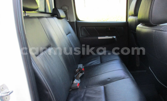 Tenga Tsaru Toyota Hilux Chena Mota in Beitbridge in Matabeleland South Tenga Tsaru Toyota Hilux Chena Mota in Beitbridge in Matabeleland South