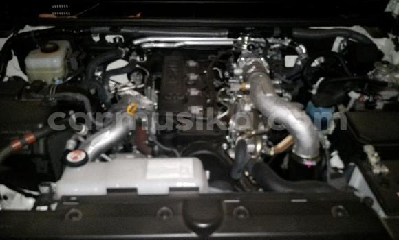 Acheter Occasion Voiture Toyota Land Cruiser Prado Blanc à Beitbridge, Matabeleland South Acheter Occasion Voiture Toyota Land Cruiser Prado Blanc à Beitbridge, Matabeleland South