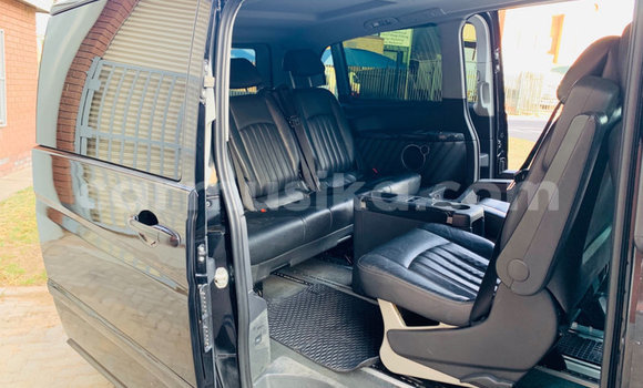 Nunua Ilio tumika Mercedes‒Benz Viano Nyeusi Gari ndani ya Beitbridge nchini Matabeleland Kusini Nunua Ilio tumika Mercedes‒Benz Viano Nyeusi Gari ndani ya Beitbridge nchini Matabeleland Kusini