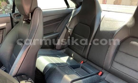 Nunua Ilio tumika Mercedes‒Benz E-klasse AMG Fedha Gari ndani ya Beitbridge nchini Matabeleland Kusini Nunua Ilio tumika Mercedes‒Benz E-klasse AMG Fedha Gari ndani ya Beitbridge nchini Matabeleland Kusini