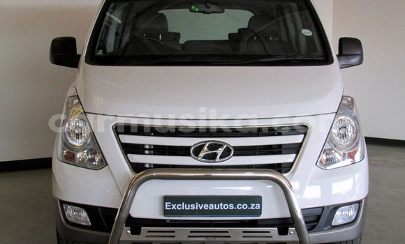 Buy Used Hyundai H1 White Car in Beitbridge in Matabeleland South Buy Used Hyundai H1 White Car in Beitbridge in Matabeleland South