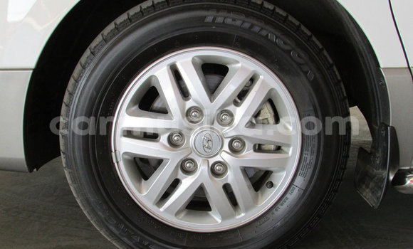 Buy Used Hyundai H1 White Car in Beitbridge in Matabeleland South Buy Used Hyundai H1 White Car in Beitbridge in Matabeleland South