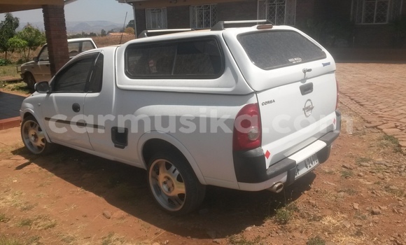 Nunua Ilio tumika Opel Corsa Nyeupe Gari ndani ya Bindura nchini Mashonaland Central