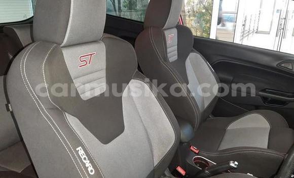 Nunua Ilio tumika Ford Fiesta ST Nyekundu Gari ndani ya Beitbridge nchini Matabeleland Kusini Nunua Ilio tumika Ford Fiesta ST Nyekundu Gari ndani ya Beitbridge nchini Matabeleland Kusini