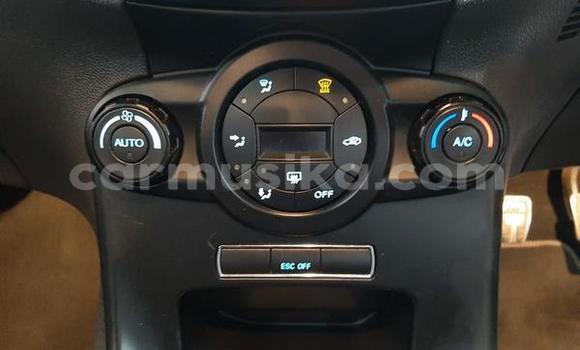 Nunua Ilio tumika Ford Fiesta ST Nyekundu Gari ndani ya Beitbridge nchini Matabeleland Kusini Nunua Ilio tumika Ford Fiesta ST Nyekundu Gari ndani ya Beitbridge nchini Matabeleland Kusini