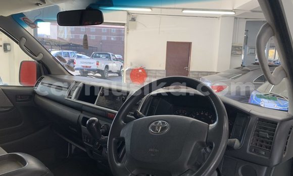 Nunua Ilio tumika Toyota Hiace Nyeupe Gari ndani ya Beitbridge nchini Matabeleland Kusini Nunua Ilio tumika Toyota Hiace Nyeupe Gari ndani ya Beitbridge nchini Matabeleland Kusini
